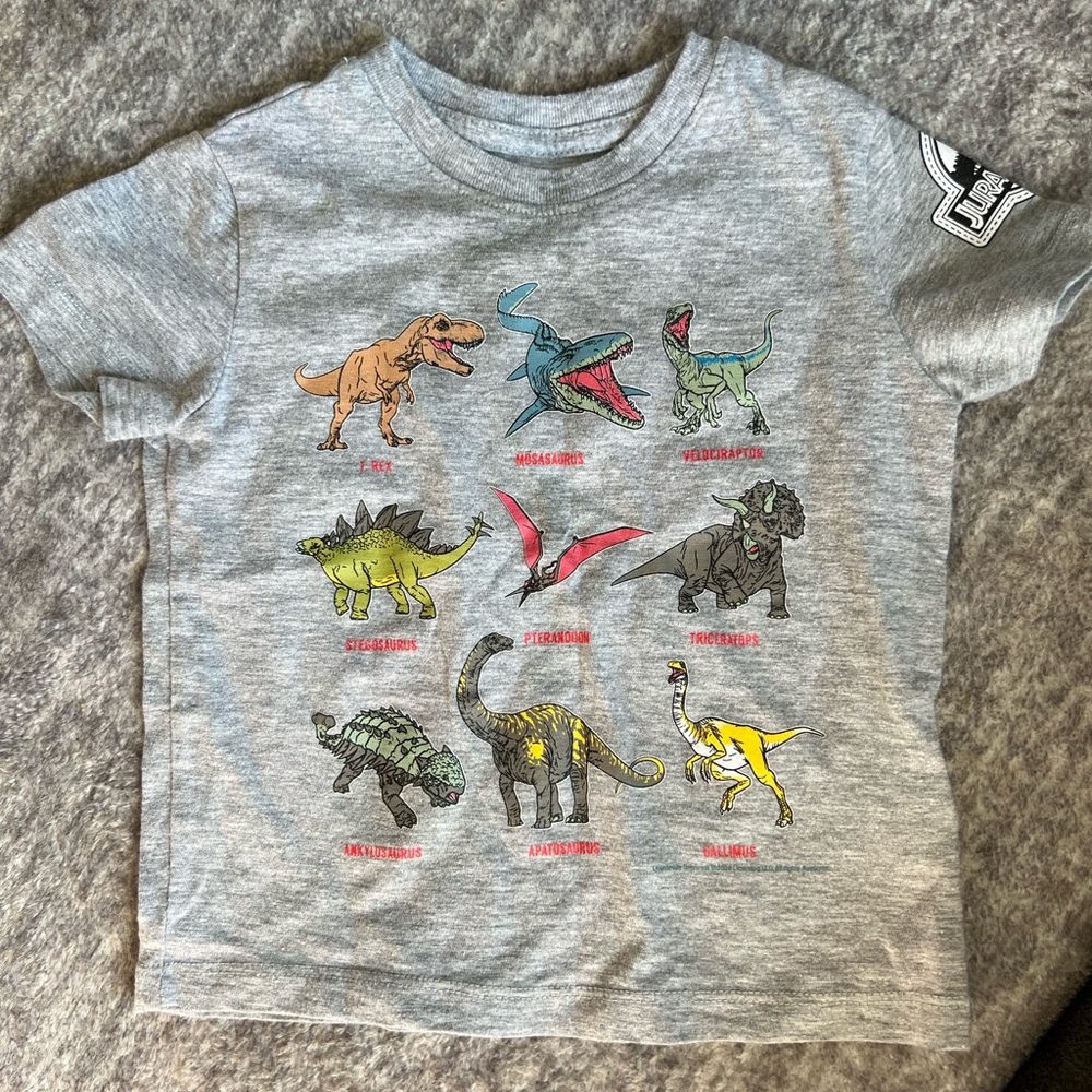 GAP Limited Edition Jurassic Park Graphic Tee Dinosaur